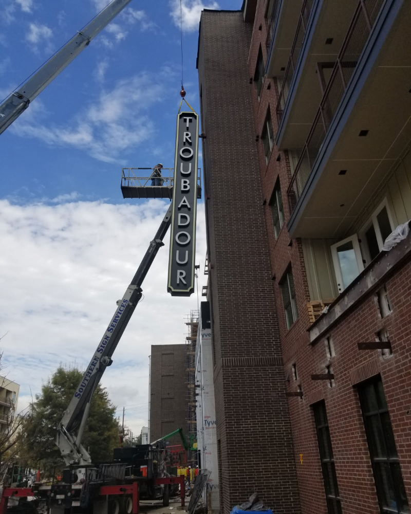 Blade Signs Southern Sign and Crance Services